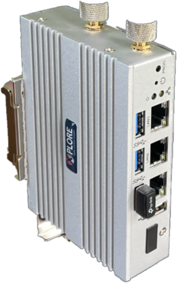 XPLORE Gateway industrial edge device with LTE antennas and Ethernet ports